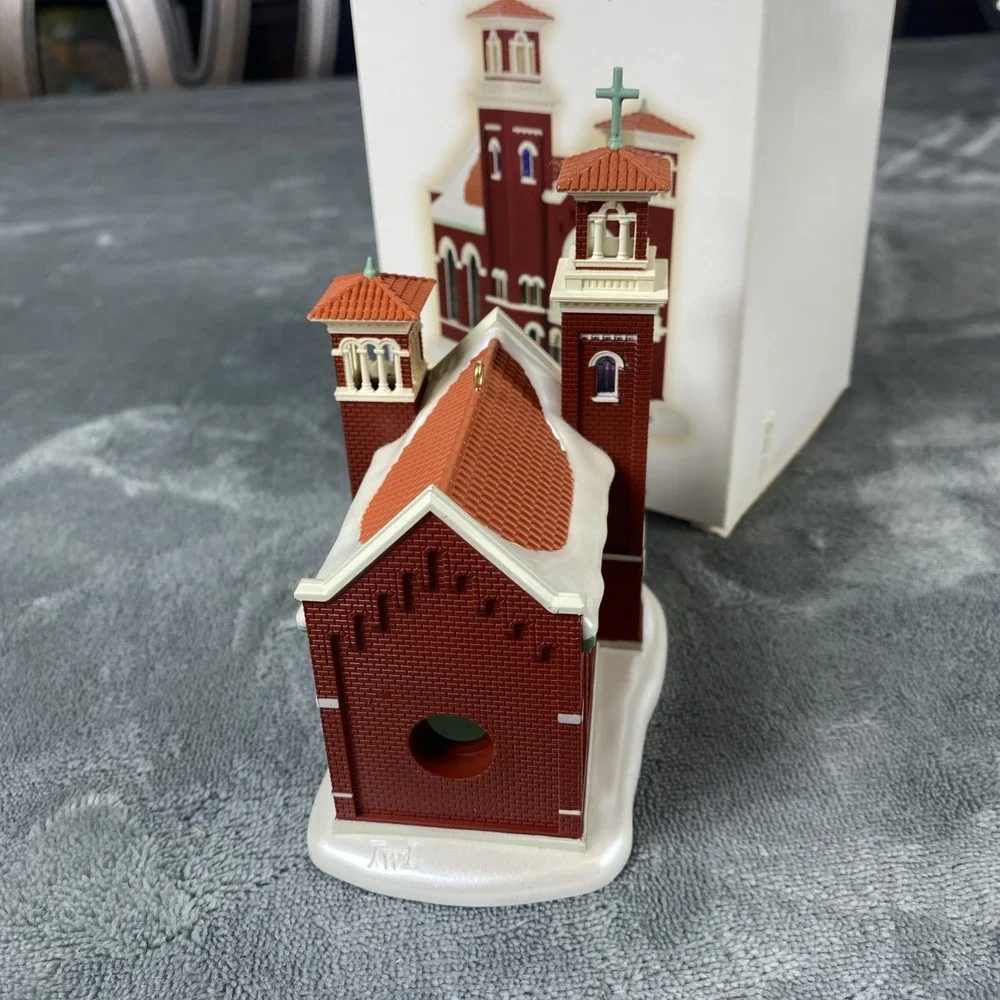 Hallmark Keepsake Ornament Old Brick Church Candlelight Services